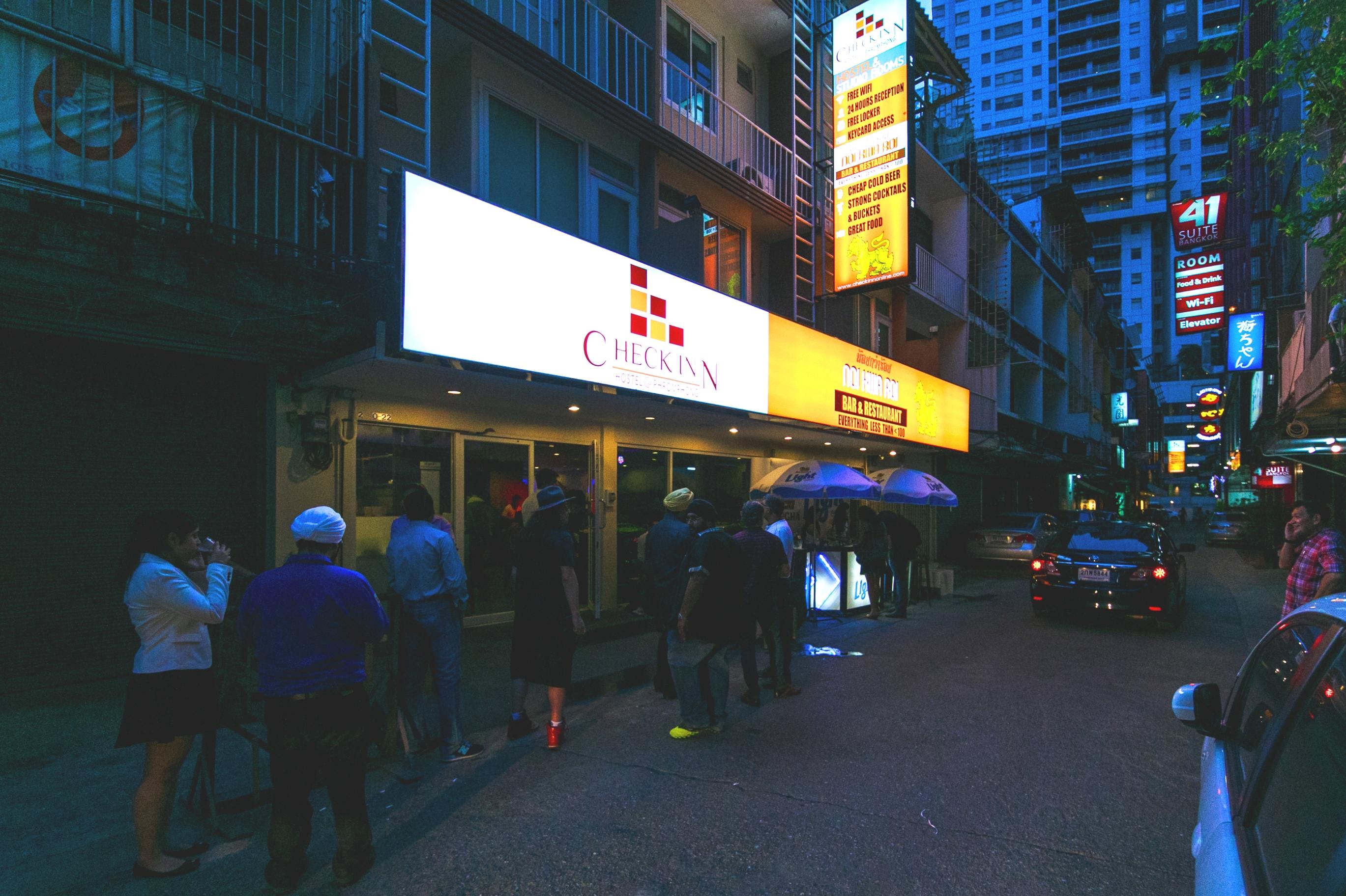 Arawana Express Phromphong Hotel Bangkok Exterior foto