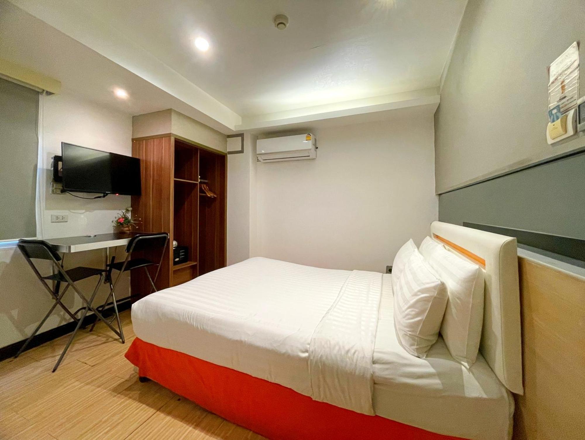 Arawana Express Phromphong Hotel Bangkok Exterior foto