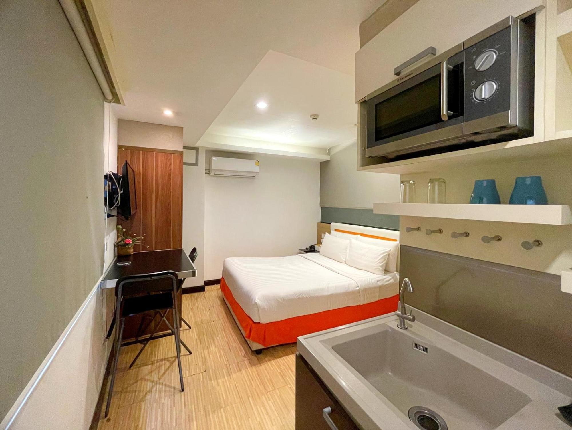 Arawana Express Phromphong Hotel Bangkok Exterior foto