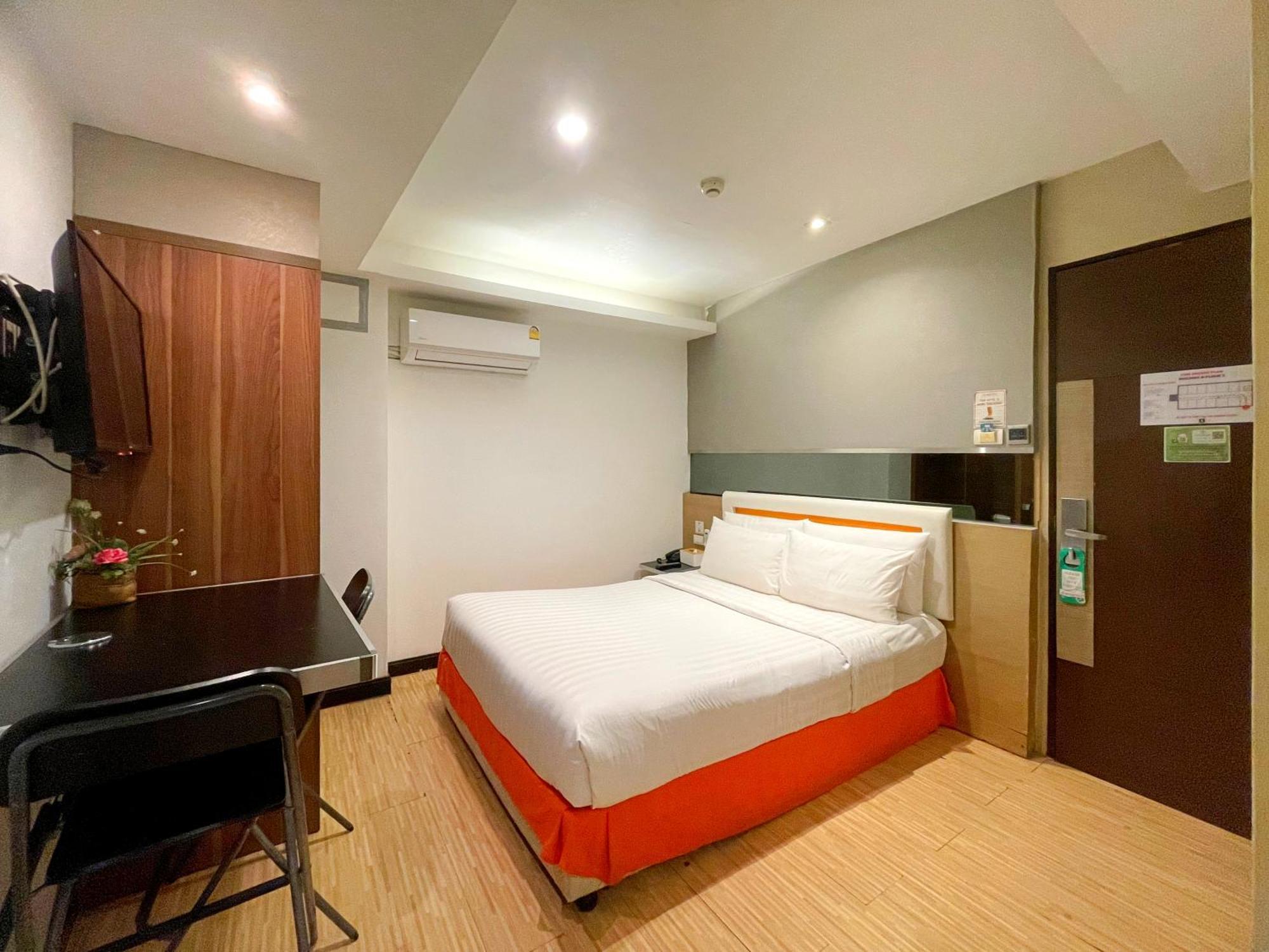Arawana Express Phromphong Hotel Bangkok Exterior foto