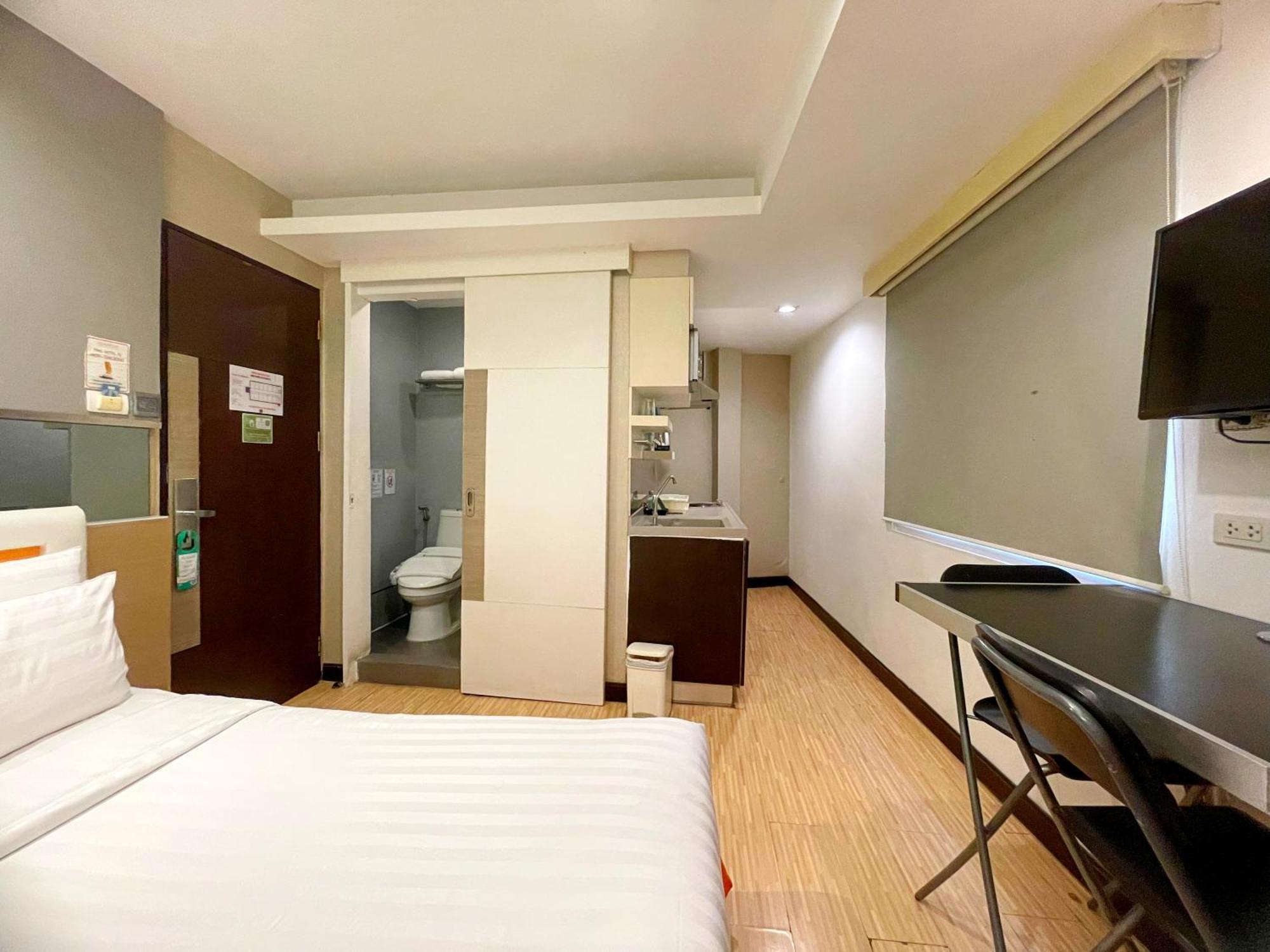 Arawana Express Phromphong Hotel Bangkok Exterior foto