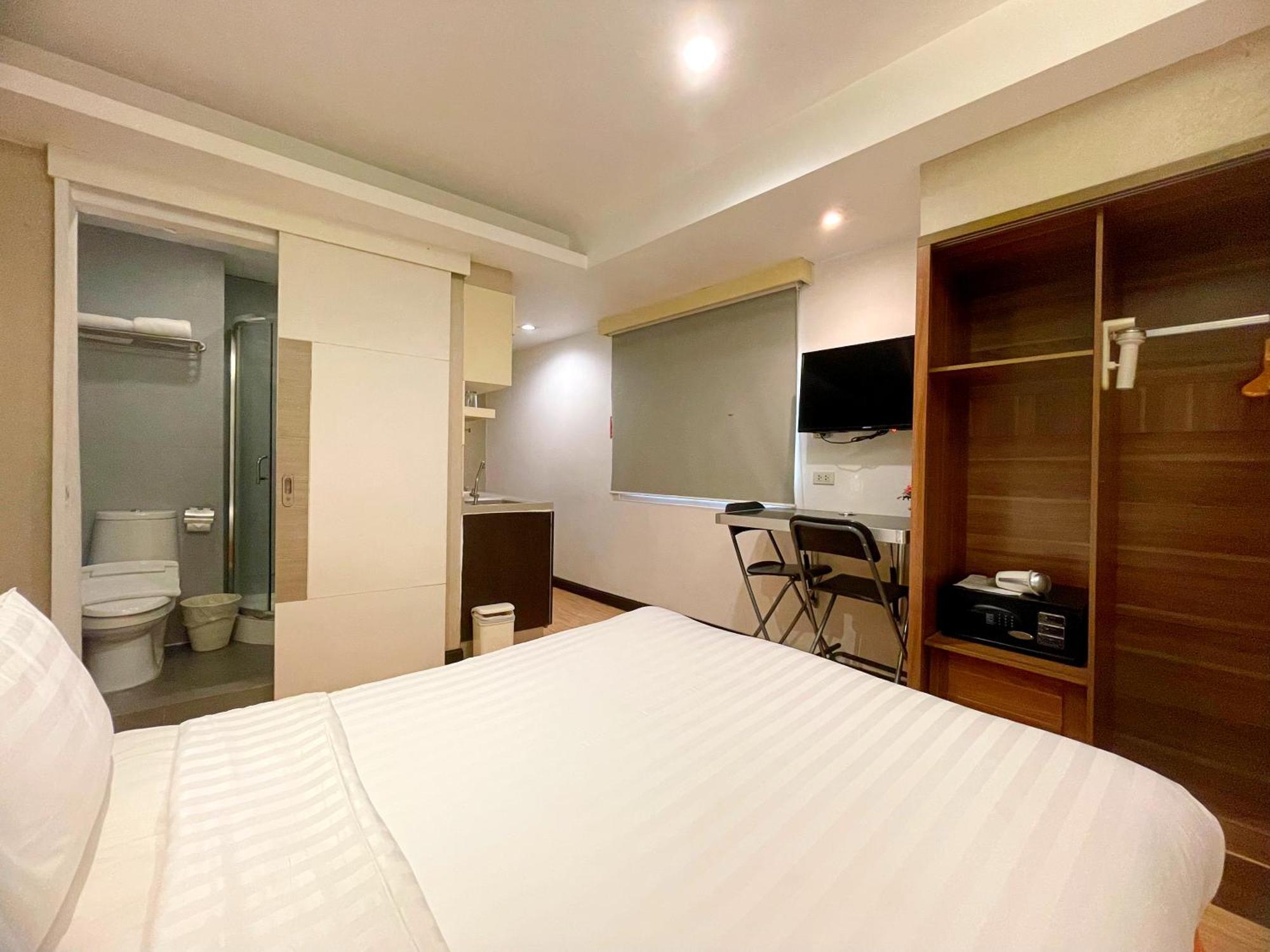 Arawana Express Phromphong Hotel Bangkok Exterior foto