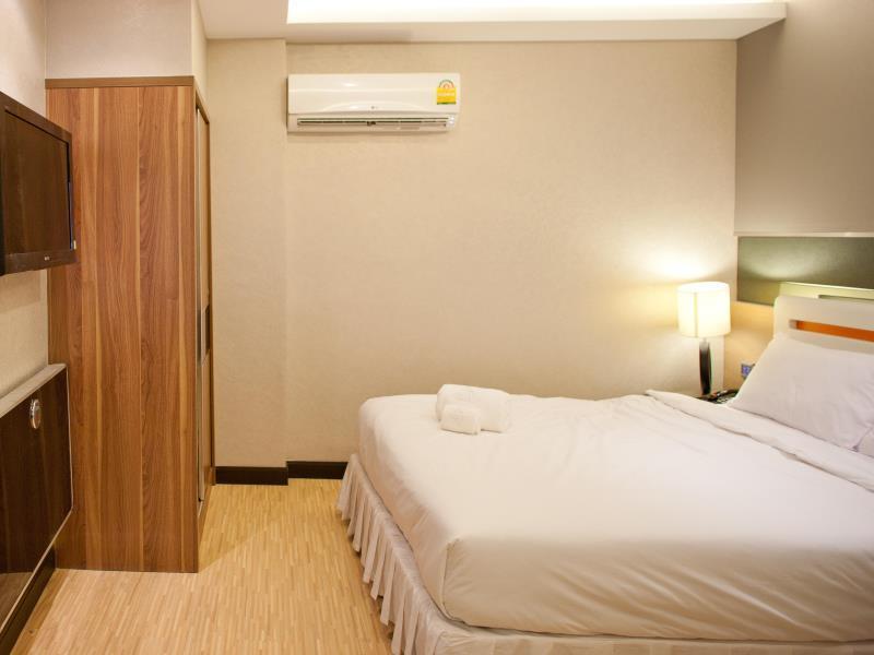 Arawana Express Phromphong Hotel Bangkok Exterior foto