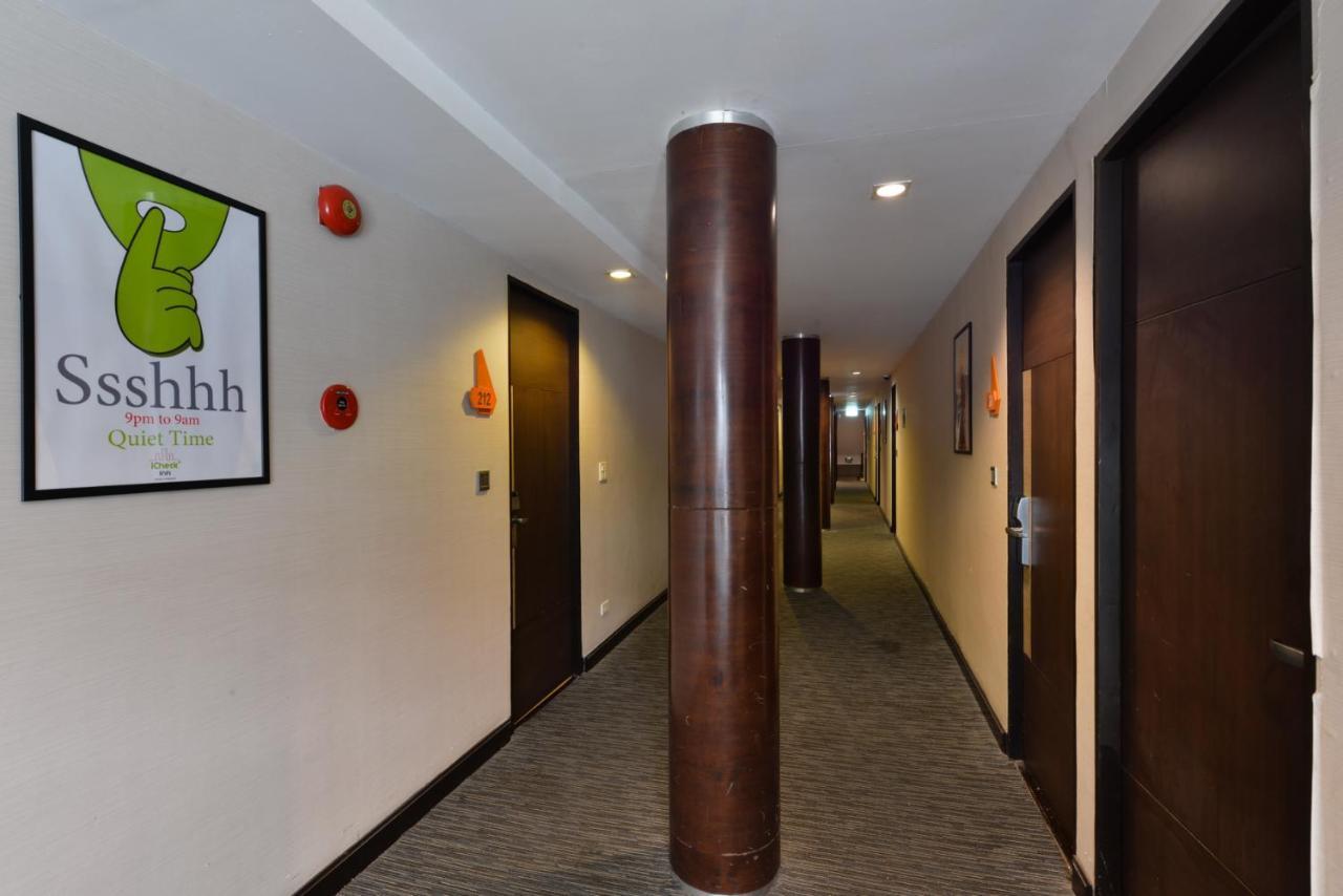 Arawana Express Phromphong Hotel Bangkok Exterior foto